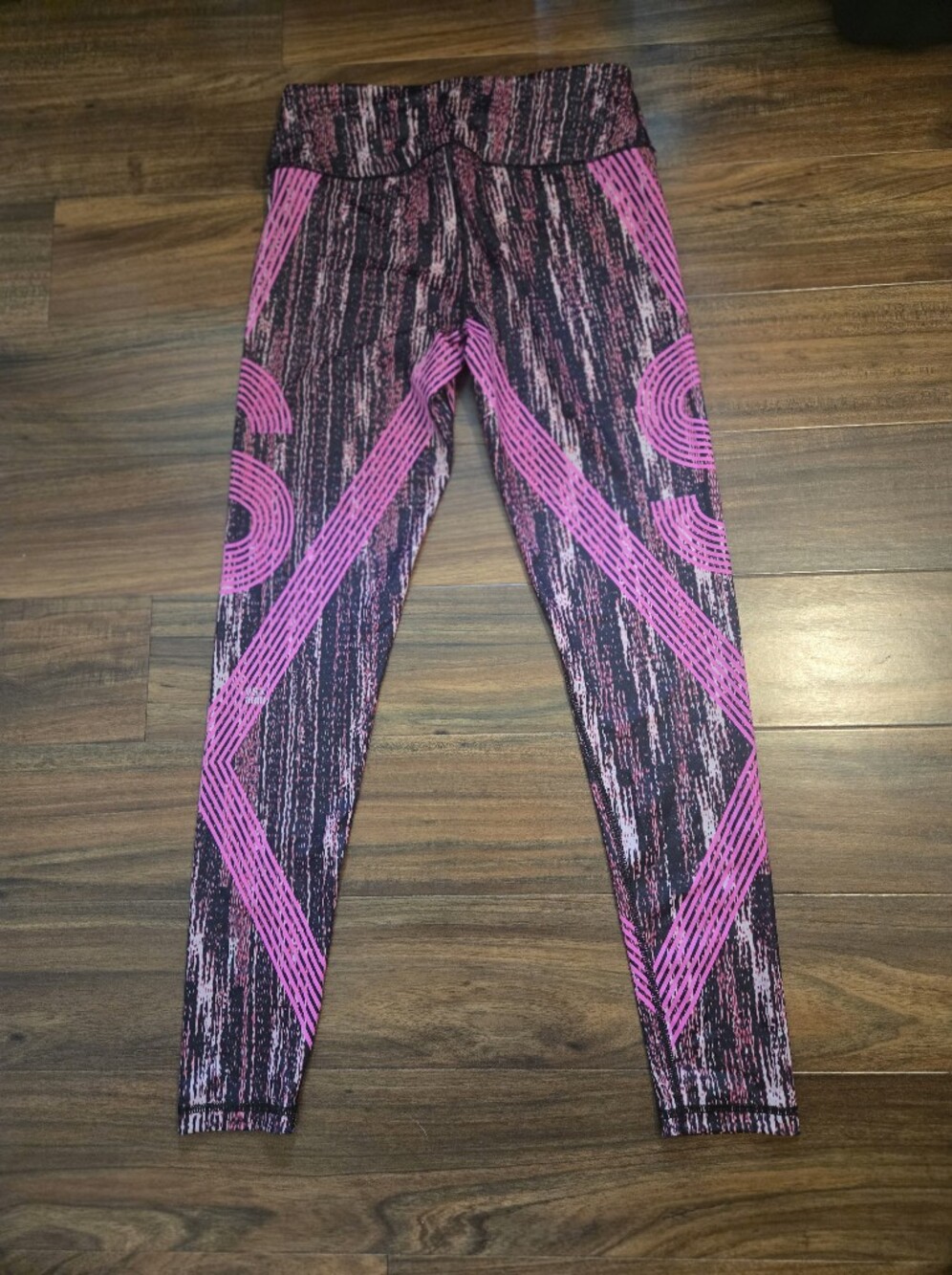 Victoria's Secret Sport Pink and Black Patterned Leggings Size Medium